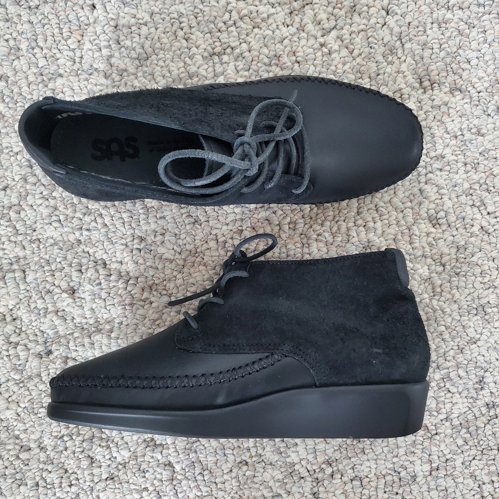 SAS Kich Black Leather Suede Booties lace up Tripad Comfort Wide